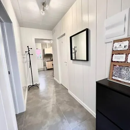 Cozy Next To Metro La Salut Апартаменты